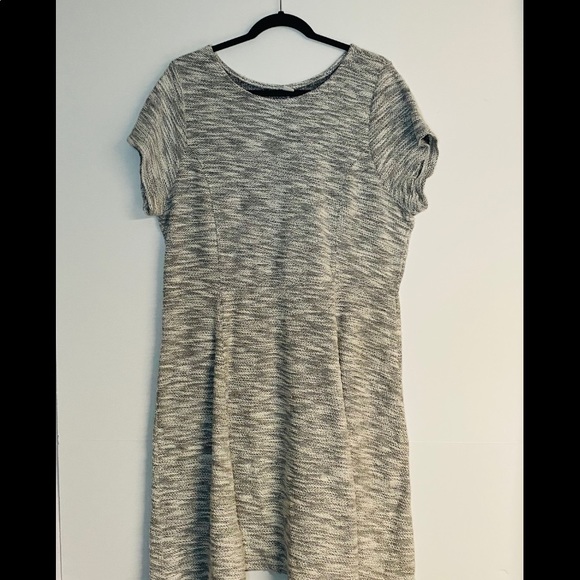 Old Navy Dresses & Skirts - Old Navy Heather Grey Sweater Dress